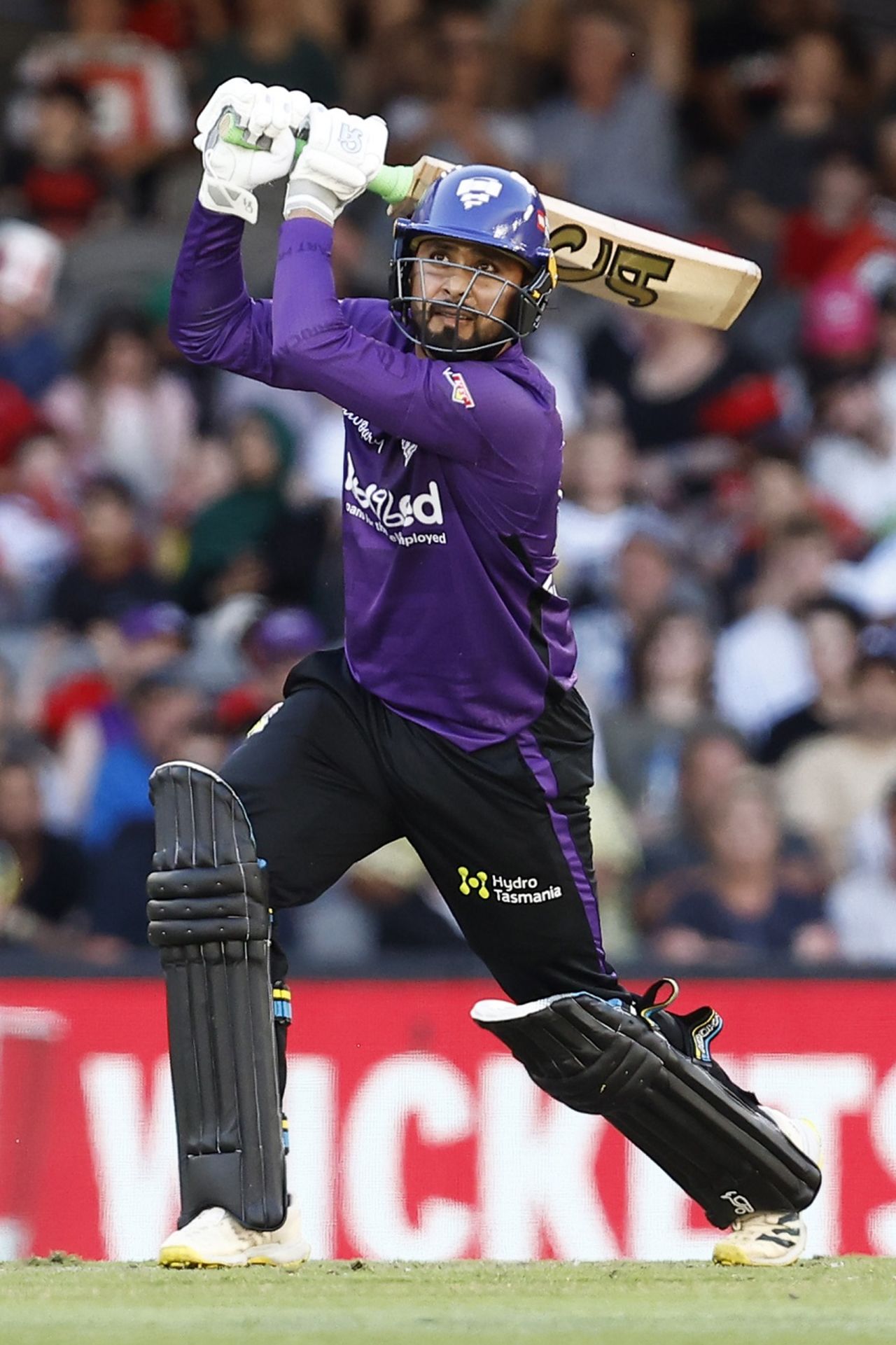 Faheem Ashraf goes big, Melbourne Renegades vs Hobart Hurricanes, Big Bash League 2022-23, Melbourne, January 07, 2023
