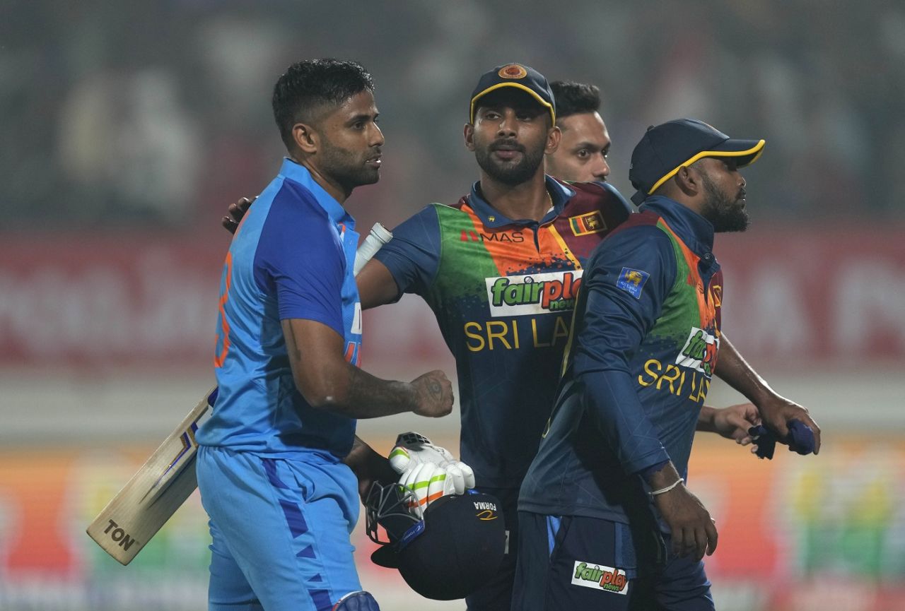 Sri Lankans congratulate Suryakumar Yadav after his stellar knock, India vs Sri Lanka, 3rd T20I, Rajkot, January 7, 2023