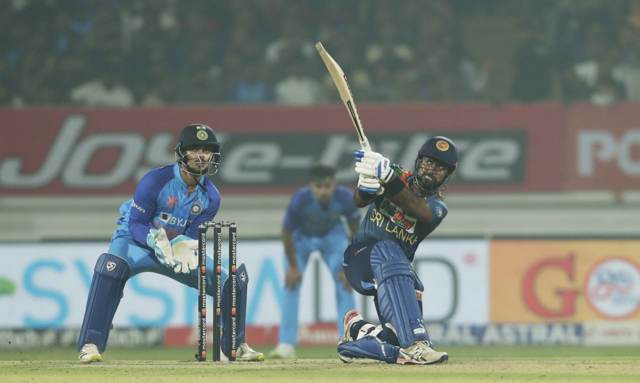 Charith Asalanka deposits Axar Patel over deep midwicket, India vs Sri Lanka, 3rd T20I, Rajkot, January 7, 2023