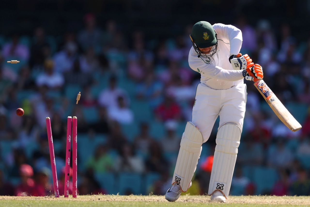 Josh Hazlewood bursts through Heinrich Klaasen's defences, Australia vs South Africa, 3rd Test, Sydney, 5th day, January 8, 2023