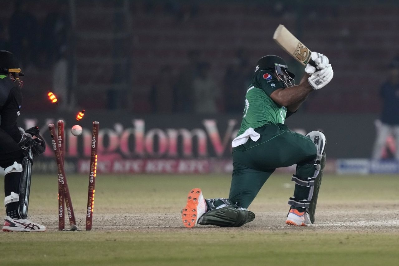 Fakhar Zaman missed a slog sweep off Michael Bracewell to be bowled, Pakistan vs New Zealand, 1st ODI, Karachi, January 9, 2023