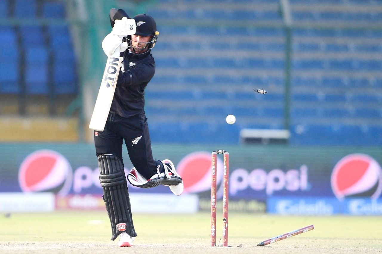 Devon Conway is bowled, Pakistan vs New Zealand, 2nd ODI, Karachi, January 11, 2023