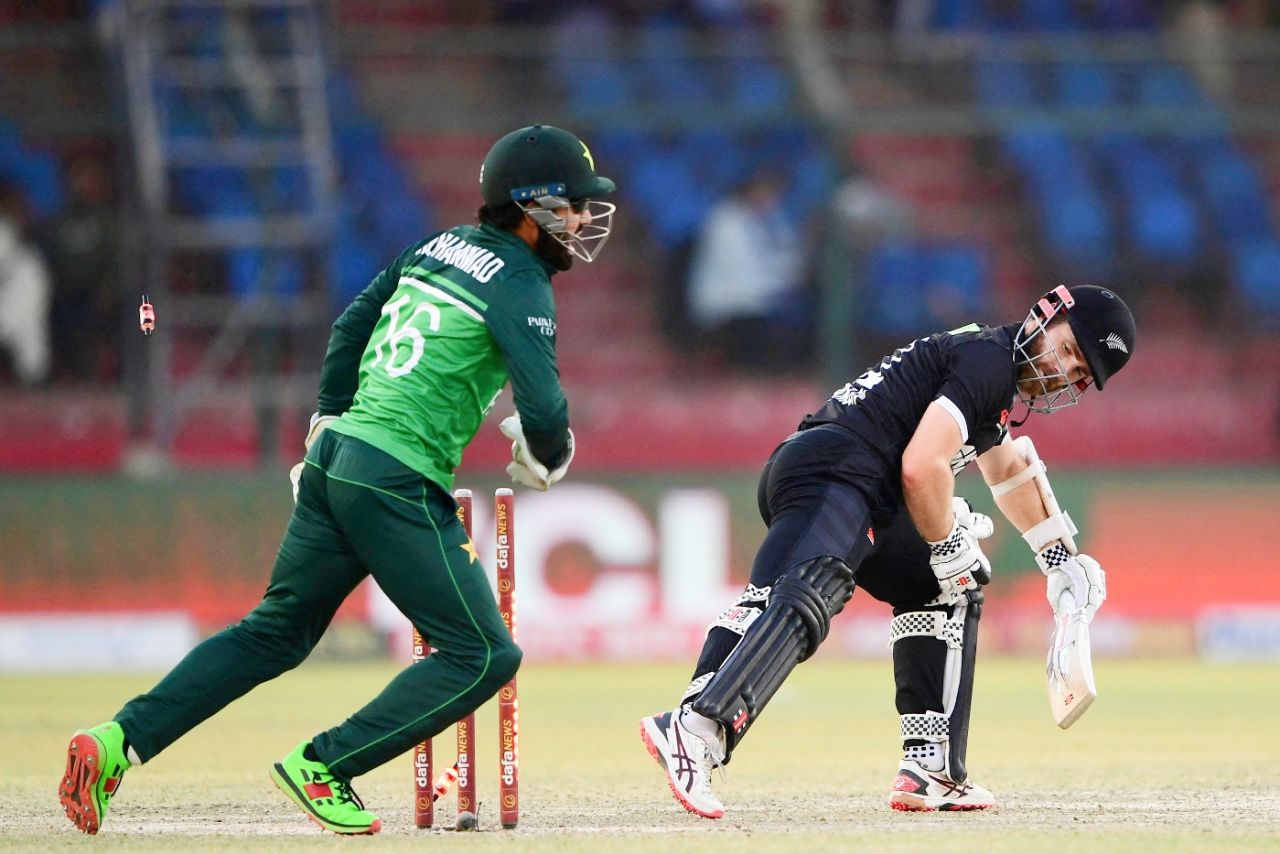 Kane Williamson is bowled, Pakistan vs New Zealand, 2nd ODI, Karachi, January 11, 2023