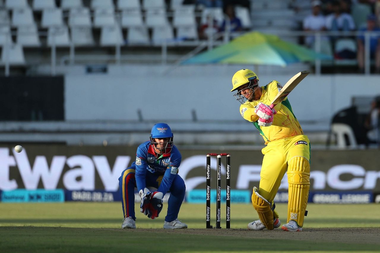 Donovan Ferreira carves the ball away, Durban Super Giants vs Joburg Super Kings, SA20, Durban, January 11, 2023