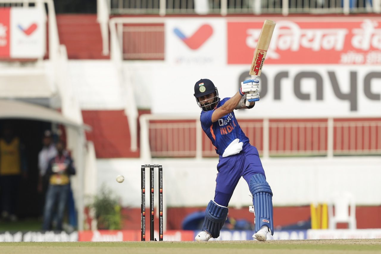 Virat Kohli cover drives for a boundary, India vs Sri Lanka, 3rd ODI, Thiruvananthapuram, January 15, 2023