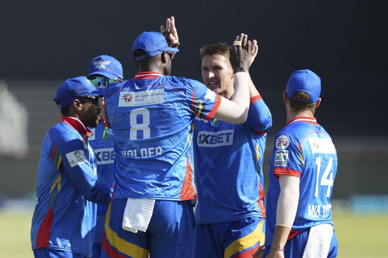 Dwaine Pretorius struck twice in an over to rock Paarl Royals' chase, Durban's Super Giants vs Paarl Royals, SA20, Durban, January 15, 2023