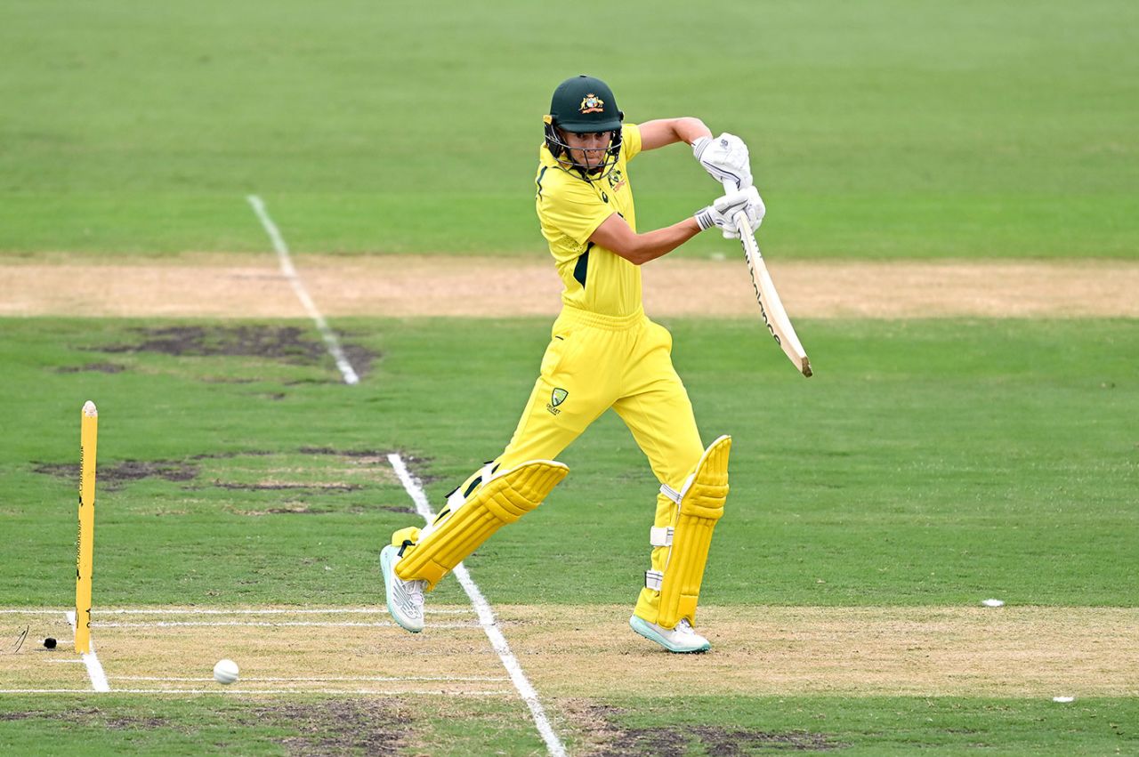 Meg Lanning punches square through the off side, Australia vs Pakistan, 1st ODI, Allan Border Field, January 16, 2023