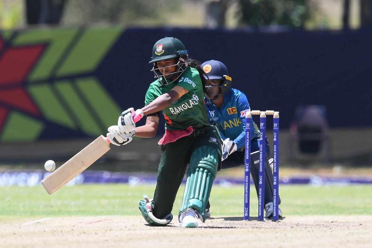 Shorna Akter slog-sweeps on her way to an unbeaten 28-ball 50, Bangladesh vs Sri Lanka, Women's Under-19 World Cup, Benoni, January 16, 2023