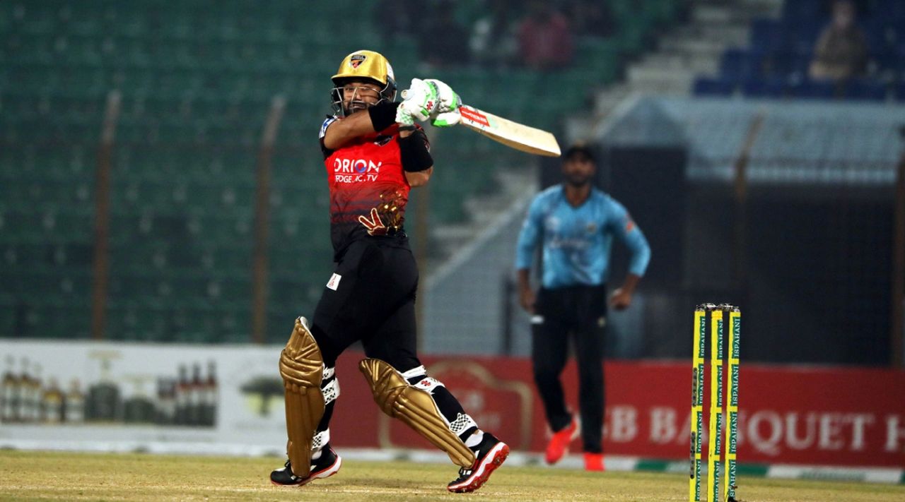 Litton Das pulls, Chattogram Challengers vs Comilla Victorians, Bangladesh Premier League, Chattogram, January 16, 2023
