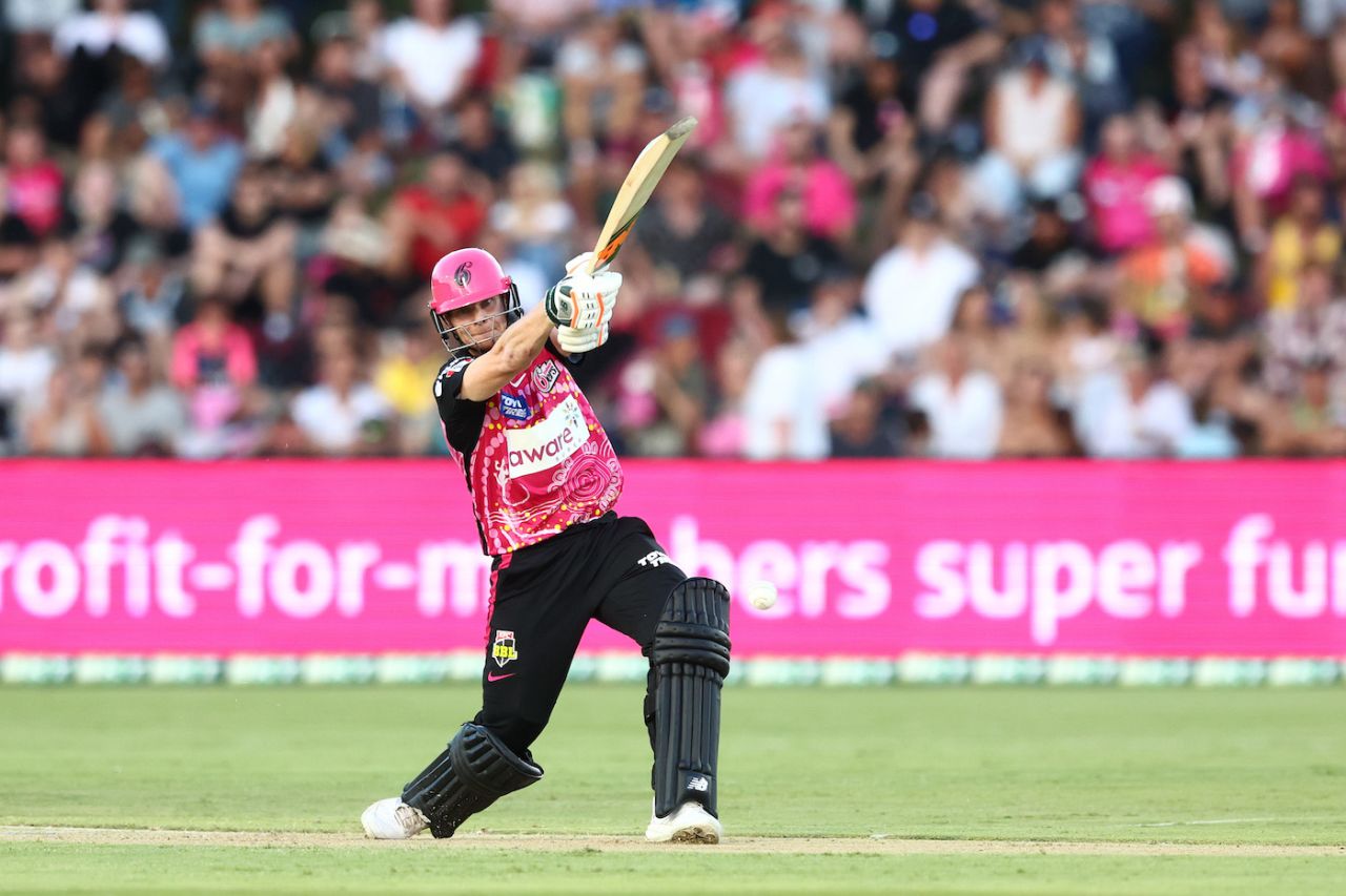 Steven Smith powers the ball away over the off side, Sydney Sixers vs Adelaide Strikers, BBL 2022-23, Coffs Harbour, January 17, 2023