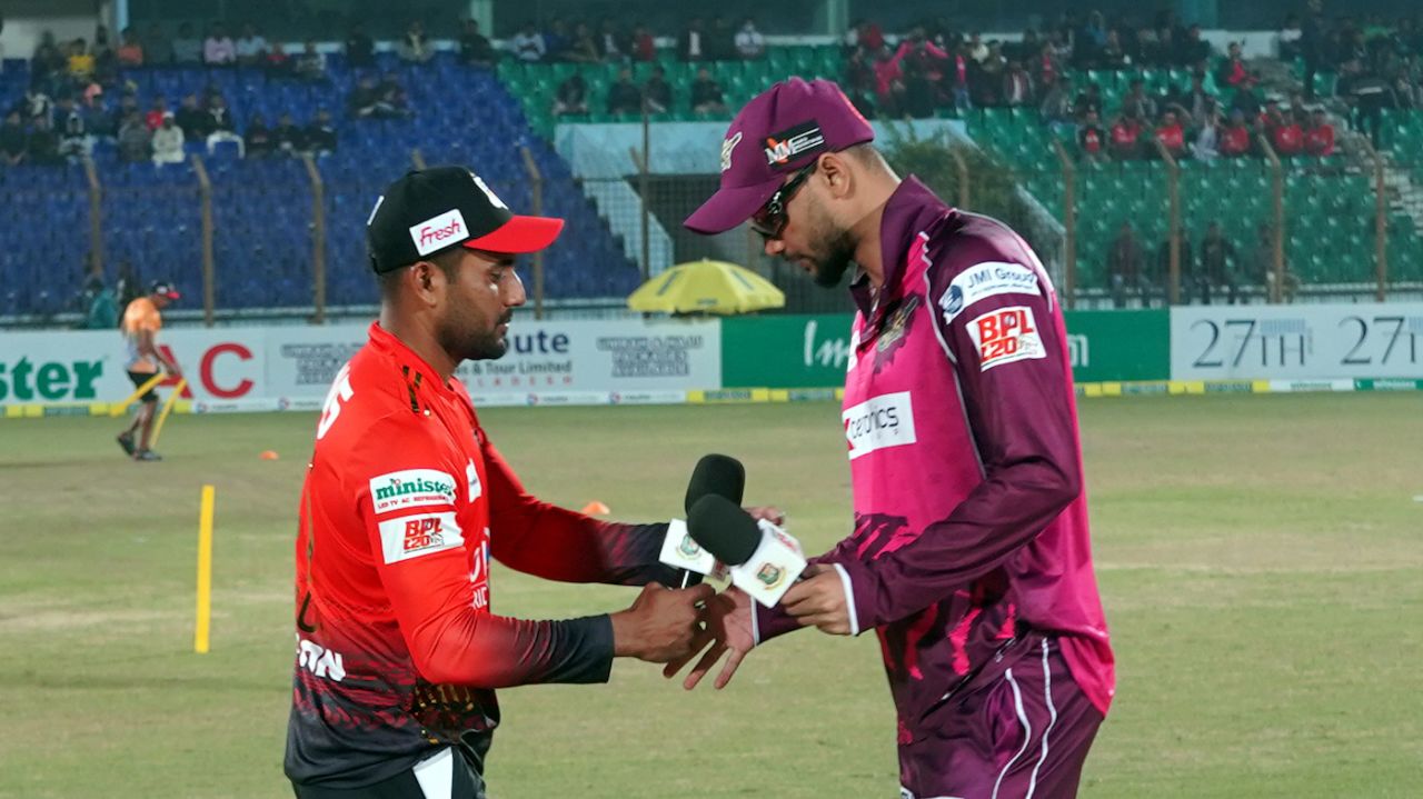 Imrul Kayes and Mashrafe Mortaza at the toss, Comilla Victorians vs Sylhet Strikers, Bangladesh Premier League, Chattogram, January 17, 2023