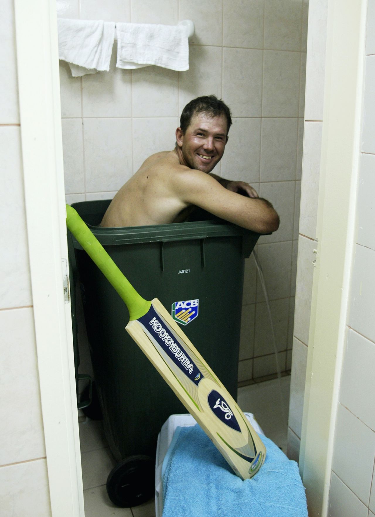 Ponting cools down after his 142 not out, third Test, Pakistan vs Australia, Sharjah,  October 19, 2002.