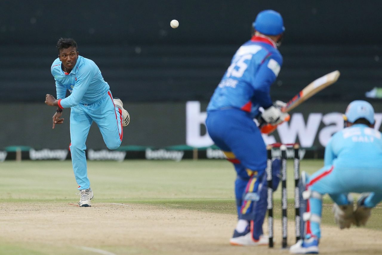 Senuran Muthusamy took two wickets in his first two overs, Durban Super Giants vs Pretoria Capitals, SA20, Durban, January 20 2023