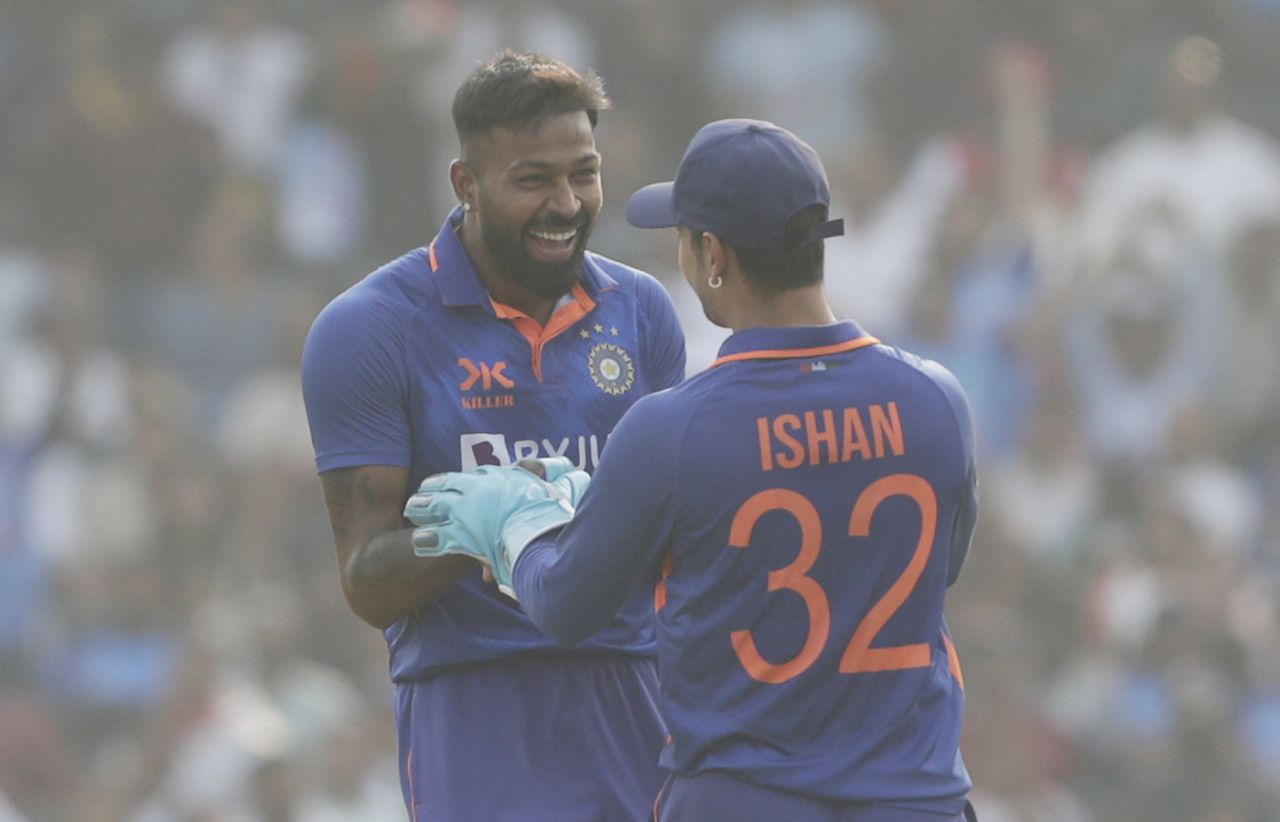 Hardik Pandya ended the seventh-wicket stand with Mitchell Santner's wicket, India vs New Zealand, 2nd ODI, Raipur, January 21, 2023