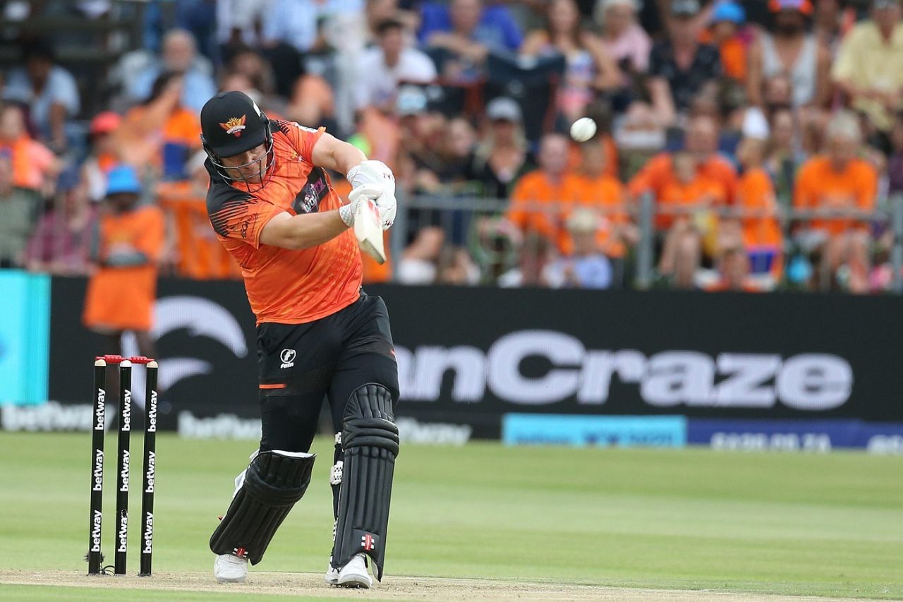Adam Rossington pulls for a six, Sunrisers Eastern Cape vs Joburg Super Kings, Gqeberha, SA20, January 21, 2023