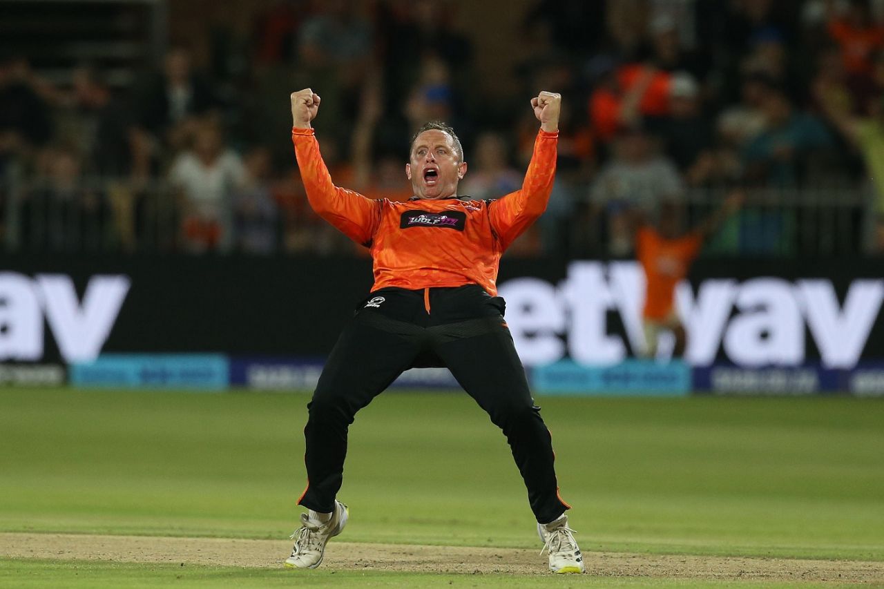 Roelof van der Merwe struck twice in two balls, Sunrisers Eastern Cape vs Durban's Super Giants, SA20, Gqeberha, January 22, 2023