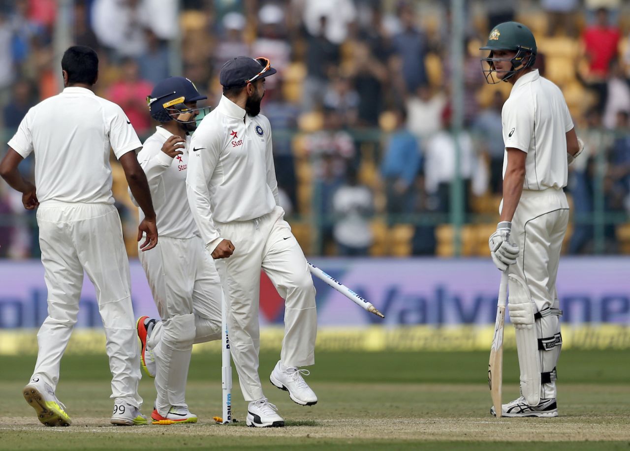 Josh Hazlewood gets an eyeful of Virat Kohli after India seal the win, India v Australia, 2nd Test, Bengaluru, 4th day, March 7, 2017
