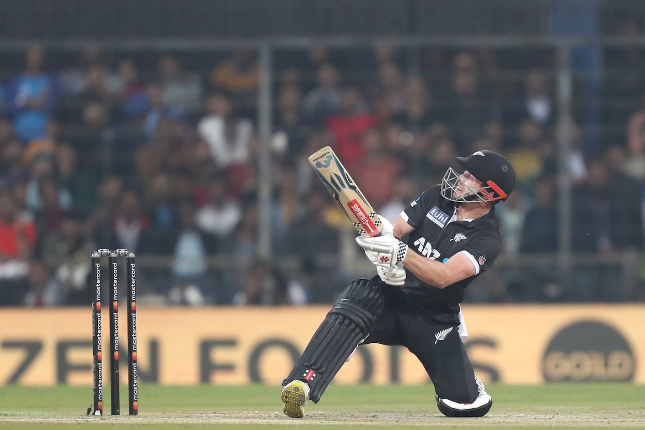 Henry Nicholls goes for a scoop, India vs New Zealand, 3rd ODI, Indore, January 24, 2023
