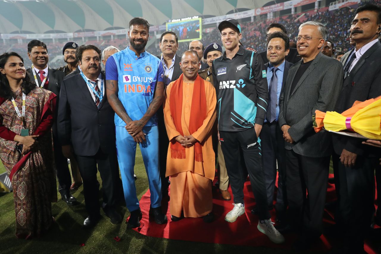 Hardik Pandya and Mitchell Santner join Rajiv Shukla and Uttar Pradesh Chief Minister Yogi Adityanath, India vs New Zealand, 2nd T20I, Lucknow, January 29, 2023