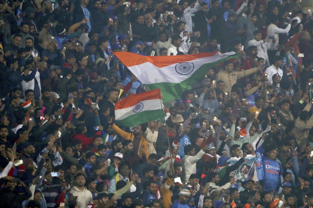 India flags sail and the flashlights take over, India vs New Zealand, 2nd T20I, Lucknow, January 29, 2023