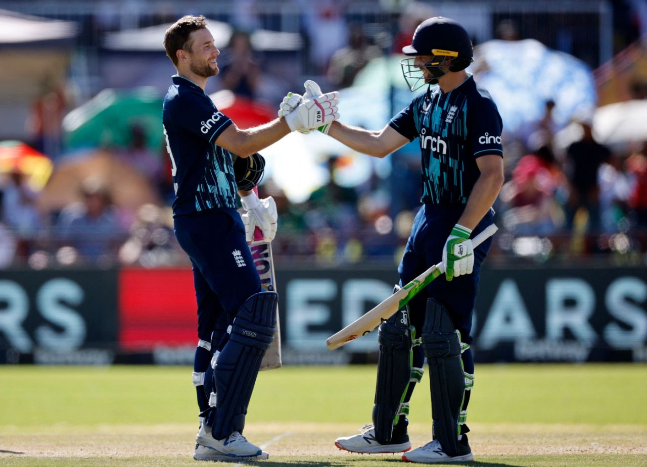 Dawid Malan celebrates his century in partnership with Jos Buttler, South Africa vs England, 3rd ODI, Kimberley, February 1, 2023