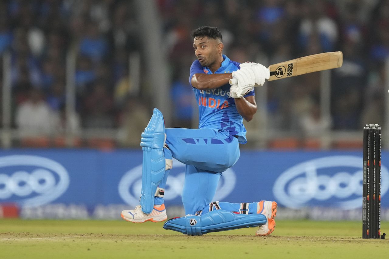 Rahul Tripathi bats without a helmet, India vs New Zealand, 3rd T20I, Ahmedabad, February 1, 2023