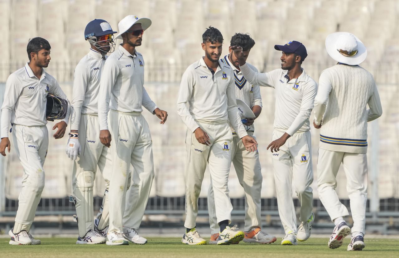 Shahbaz Ahmed picked up a couple of key wickets in the middle order, Bengal vs Jharkhand, Ranji Trophy 2022-23 quarter-final, Kolkata, 3rd day, February 2, 2023