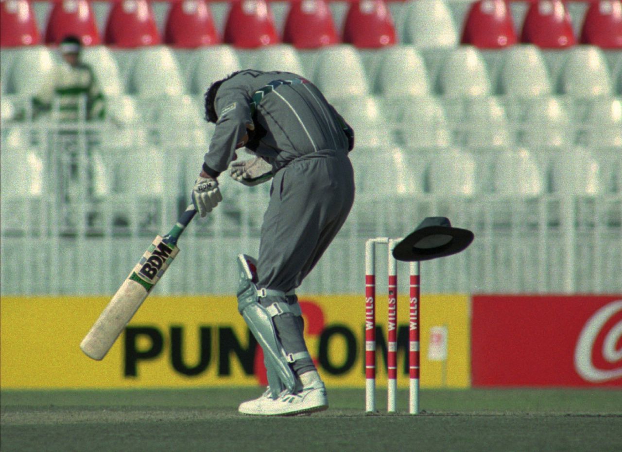 Sultan Zarawani is hit on the head by Allan Donald, South Africa v UAE, World Cup, Group B, Rawalpindi, February 16, 1996
