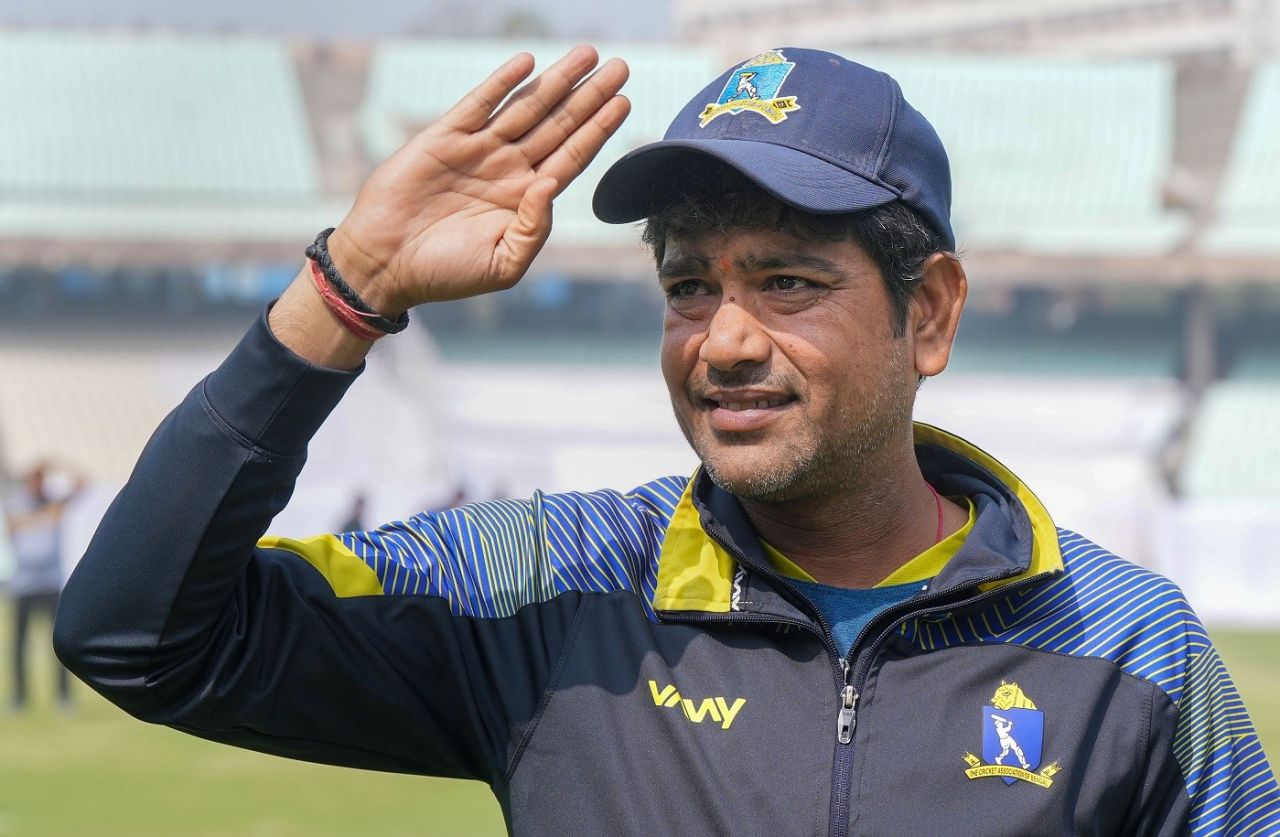 Bengal coach Laxmi Ratan Shukla gestures after the win against Jharkhand, Bengal vs Jharkhand, Ranji Trophy 2022-23 quarter-final, Kolkata, 4th day, February 3, 2023
