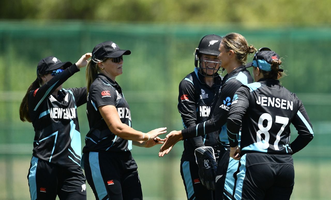 Suzie Bates dismissed Shemaine Campbelle with her offspin, New Zealand vs West Indies, Women's T20 World Cup 2023 Warm-up, Cape Town, February 6, 2023