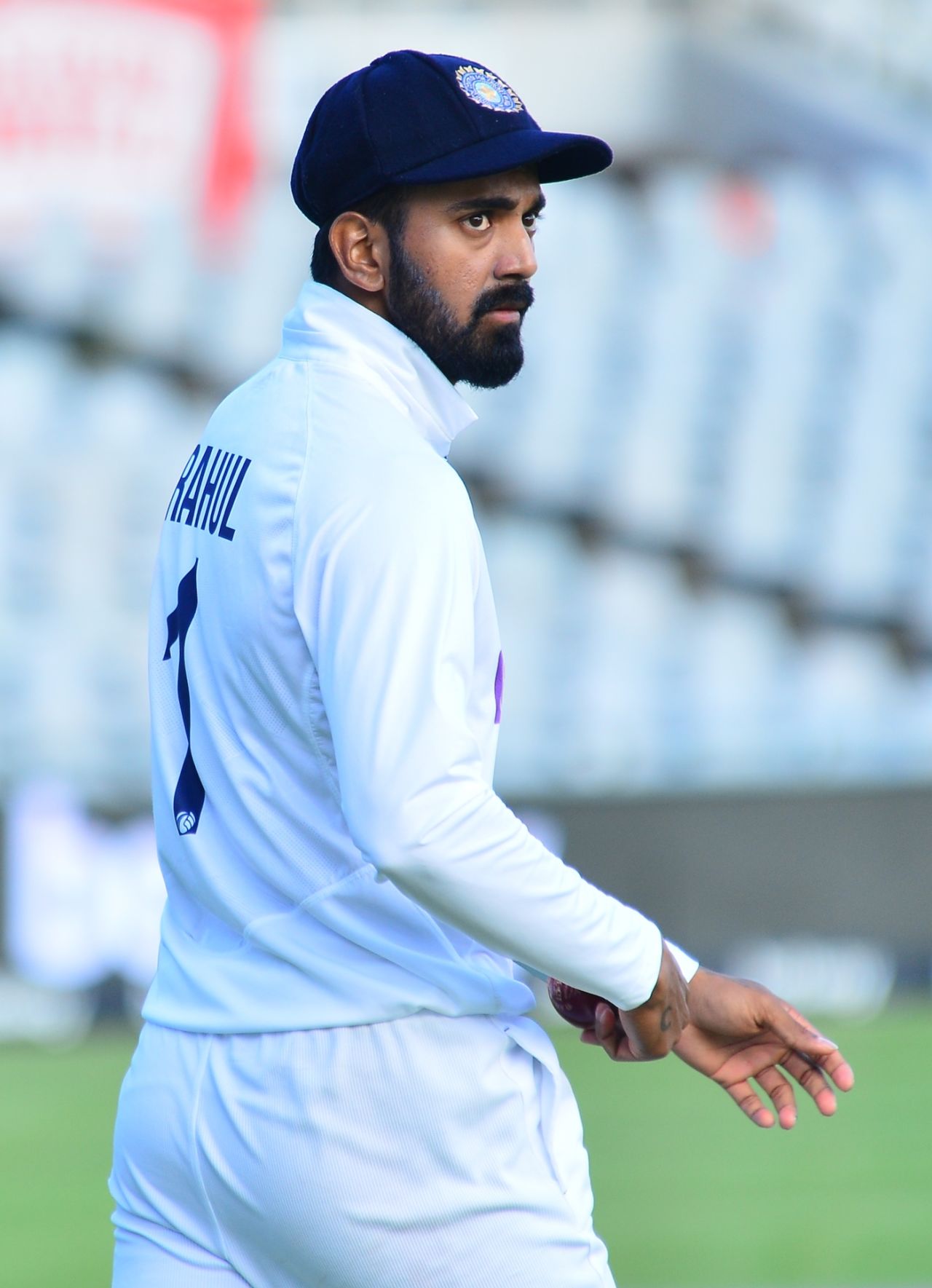 KL Rahul keeps an eye on the action, South Africa vs India, 3rd Test, Cape Town, 1st day, January 11, 2022