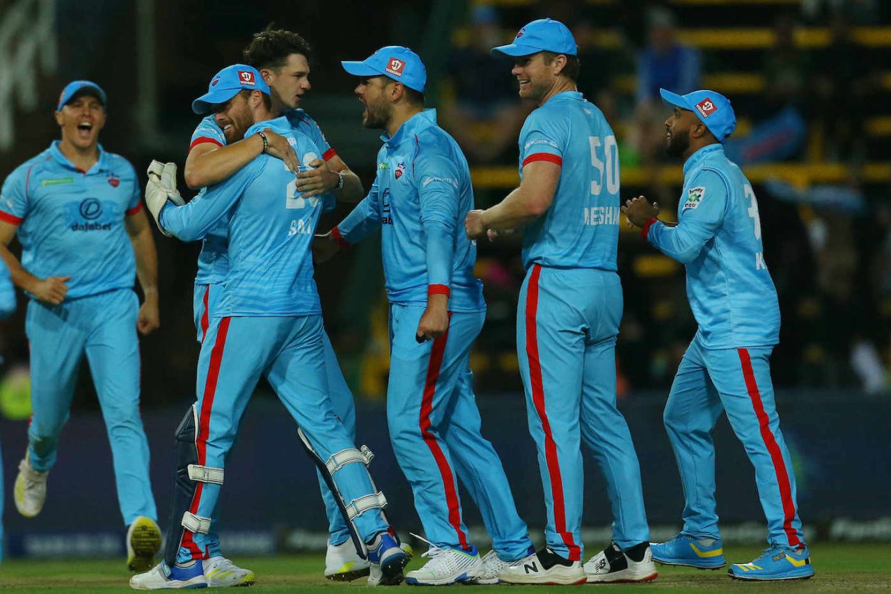 Eathan Bosch celebrates with Phil Salt and other team-mates, Paarl Royals vs Pretoria Capitals, SA20, 1st semi-final, Johannesburg, February 8, 2023

