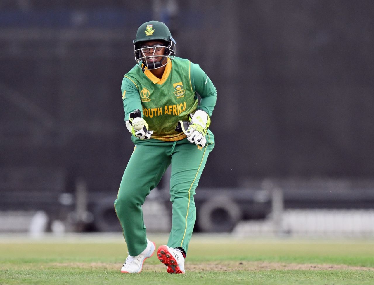 Sinalo Jafta throws a ball, England vs South Africa, Women's World Cup Warm-up, Lincoln, March 2, 2022 