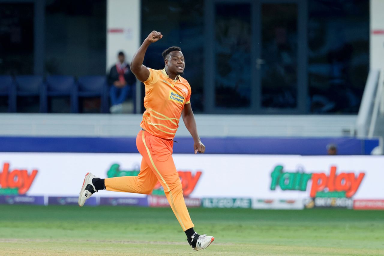 Carlos Brathwaite struck in his opening over, Gulf Giants vs MI Emirates, ILT20 Qualifier 2, February 10, 2023