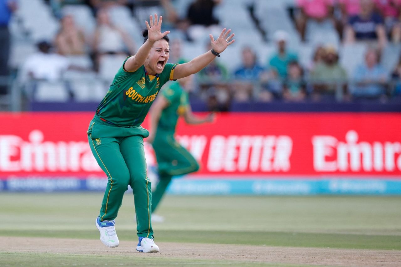 Marizanne Kapp appeals unsuccessfully for a wicket, South Africa Women vs Sri Lanka Women, Women's T20 World Cup 2023, Cape Town, February 10, 2023