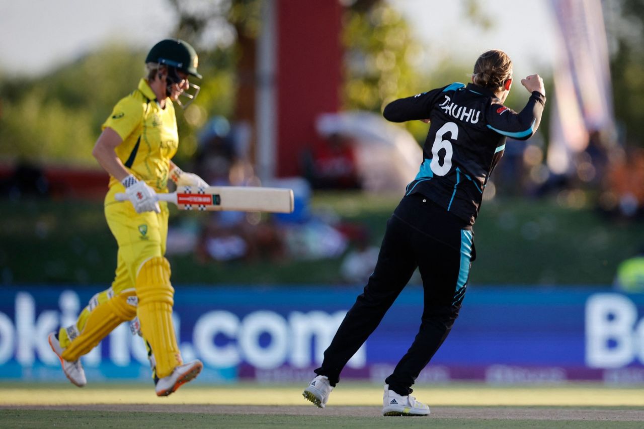 Lea Tahuhu had Beth Mooney caught at backward point in the first over, Australia vs New Zealand, Women's T20 World Cup, Paarl, February 11, 2023