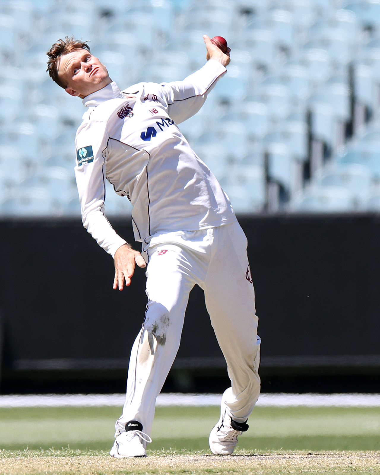 Matthew Kuhnemann in his delivery stride, Victoria vs Queensland, Sheffield Shield, MCG, February 11, 2023