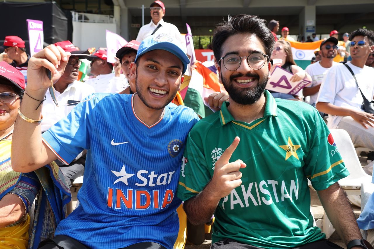 India and Pakistan fans come together at Newlands, India vs Pakistan, ICC Women's T20 World Cup, Cape Town, February 12, 2023