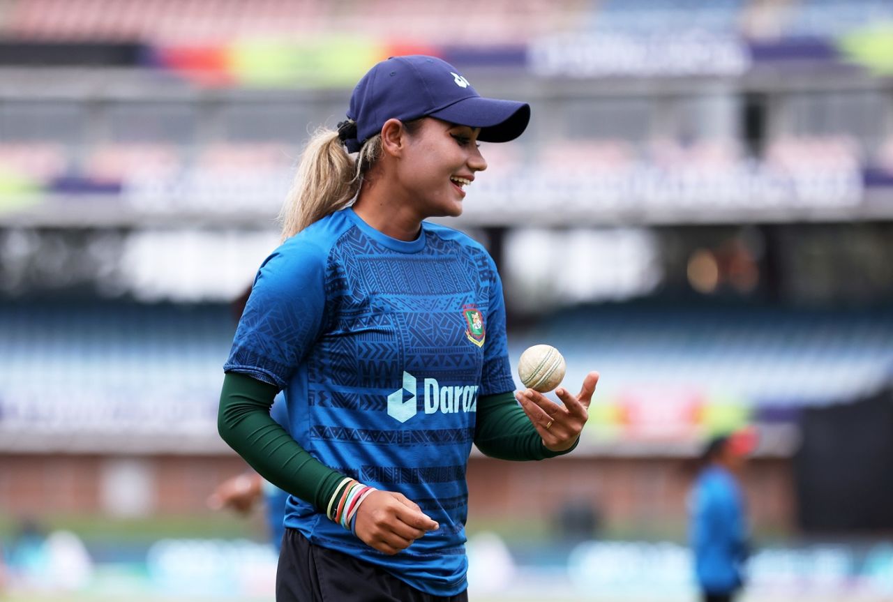 Jahanara Alam warms up ahead of the game, Australia vs Bangladesh, Women's T20 World Cup, Gqeberha, February 14, 2023