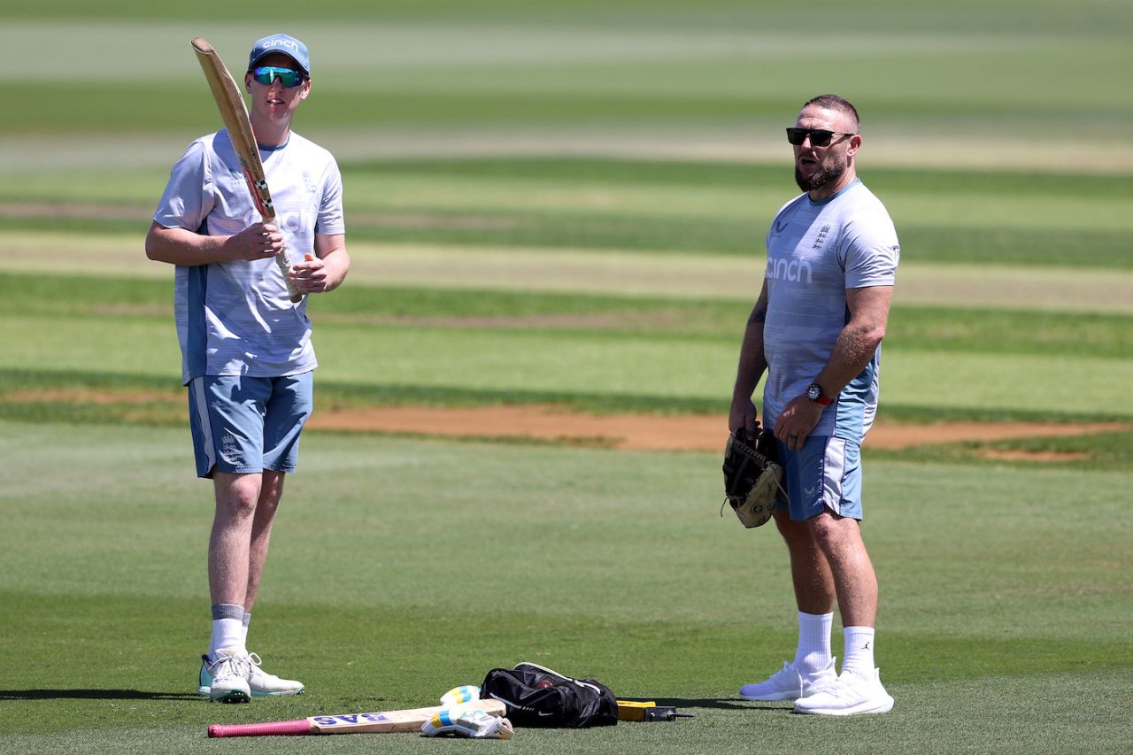 Brendon McCullum and Harry Brook at training ahead of the Test series, Mount Maunganui, February 15, 2023