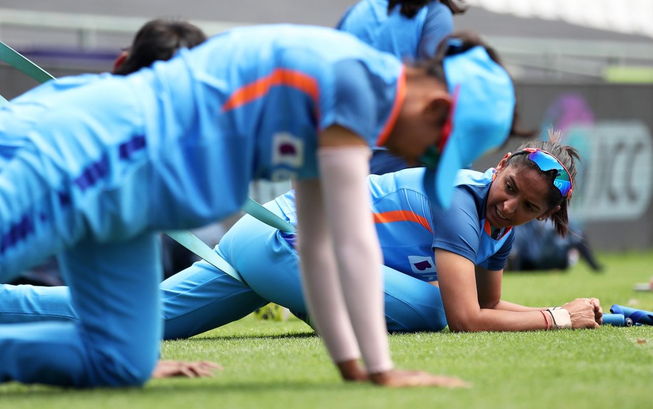 Harmanpreet Kaur warms up, India vs West Indies, Women's T20 World Cup, Cape Town, February 15, 2023