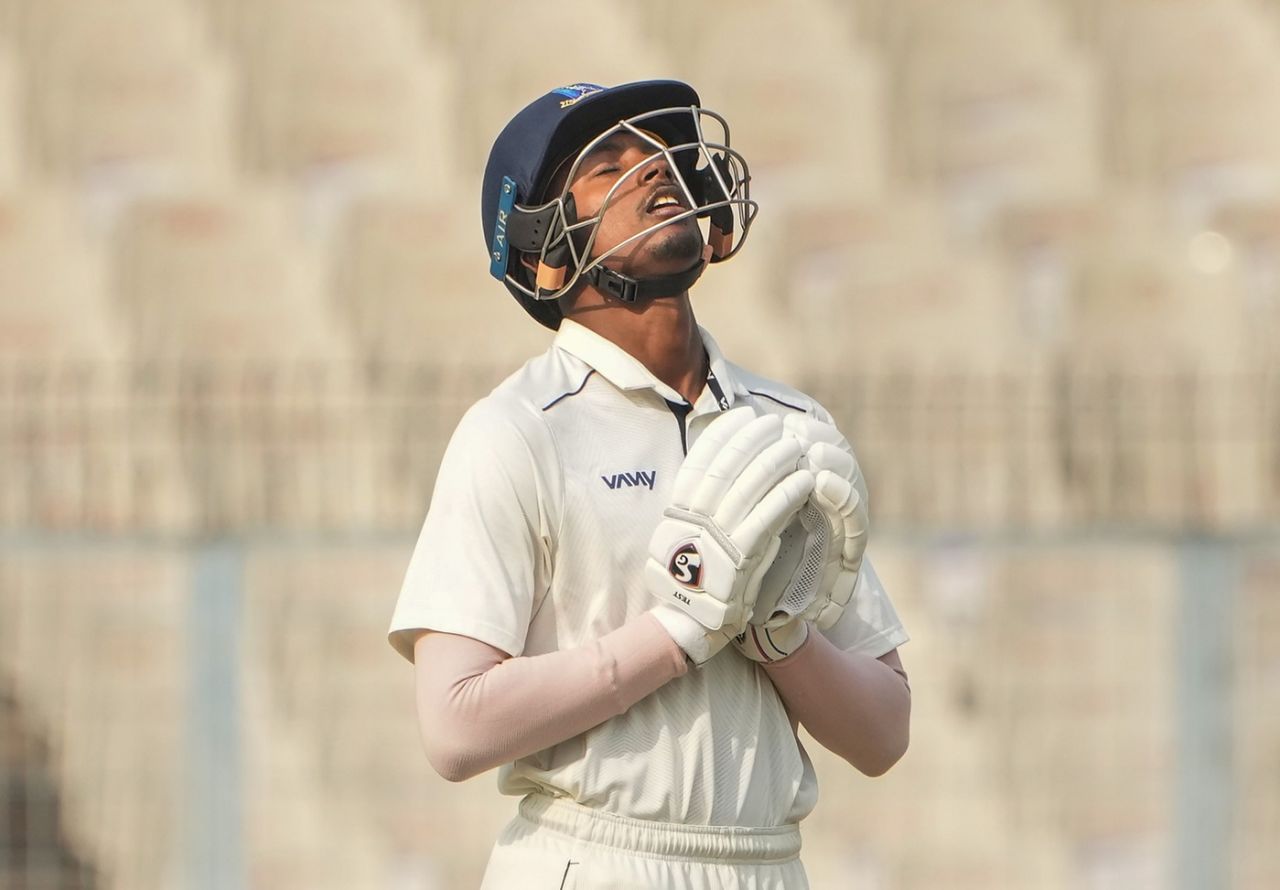 Abishek Porel celebrates after reaching his half-century, Bengal vs Saurashtra, 1st Test, Ranji Trophy 2022-23 final, Kolkata, February 16, 2023