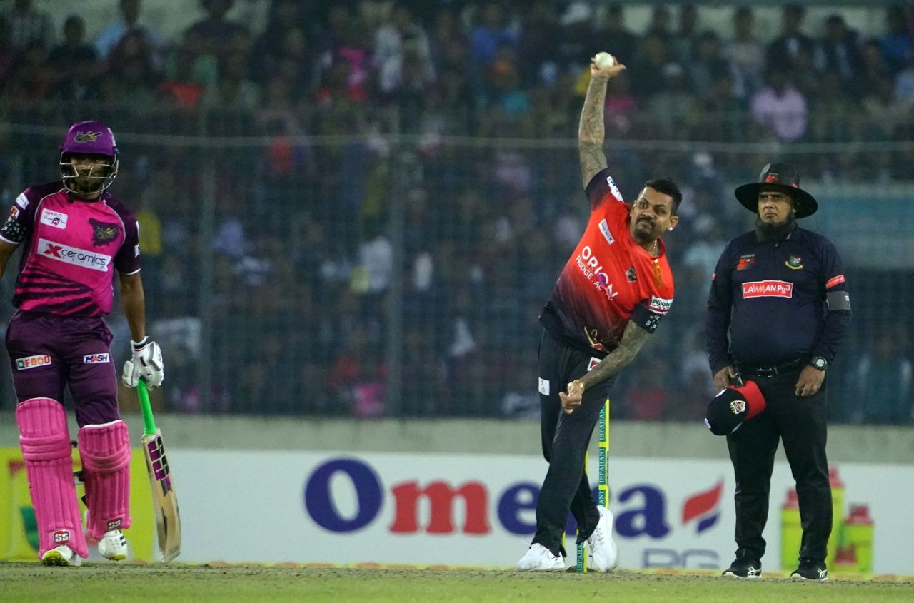 Sunil Narine prepares to bowl, Comilla Victorians vs Sylhet Strikers, Mirpur, Bangladesh Premier League final, February 16, 2023