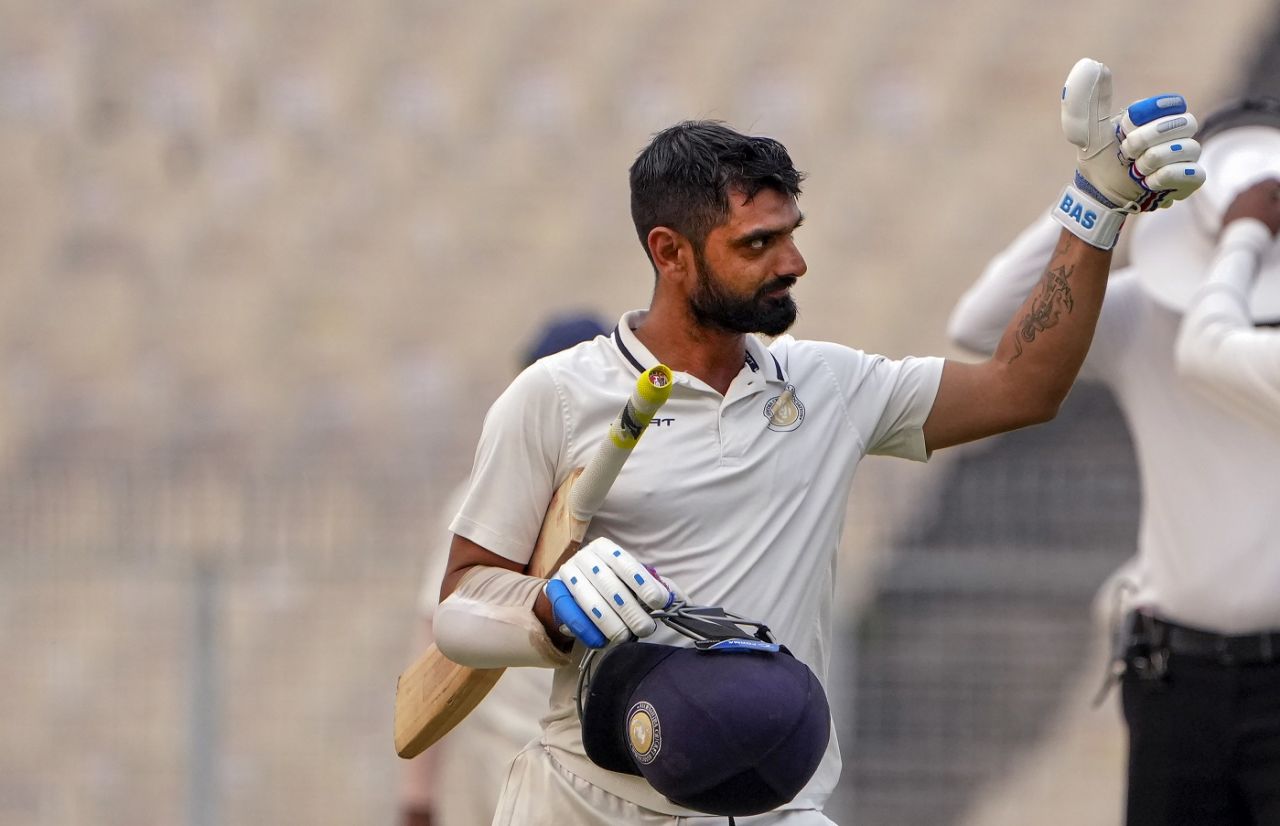 Arpit Vasavada gives a thumbs up, Bengal vs Saurashtra, Ranji Trophy final, Day 2, Kolkata, February 17, 2023