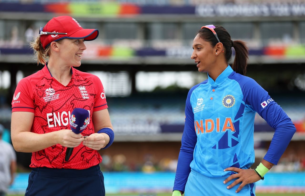 Heather Knight and Harmanpreet Kaur chat before the toss, England vs India, Women's T20 World Cup, Gqeberha, February 18, 2023