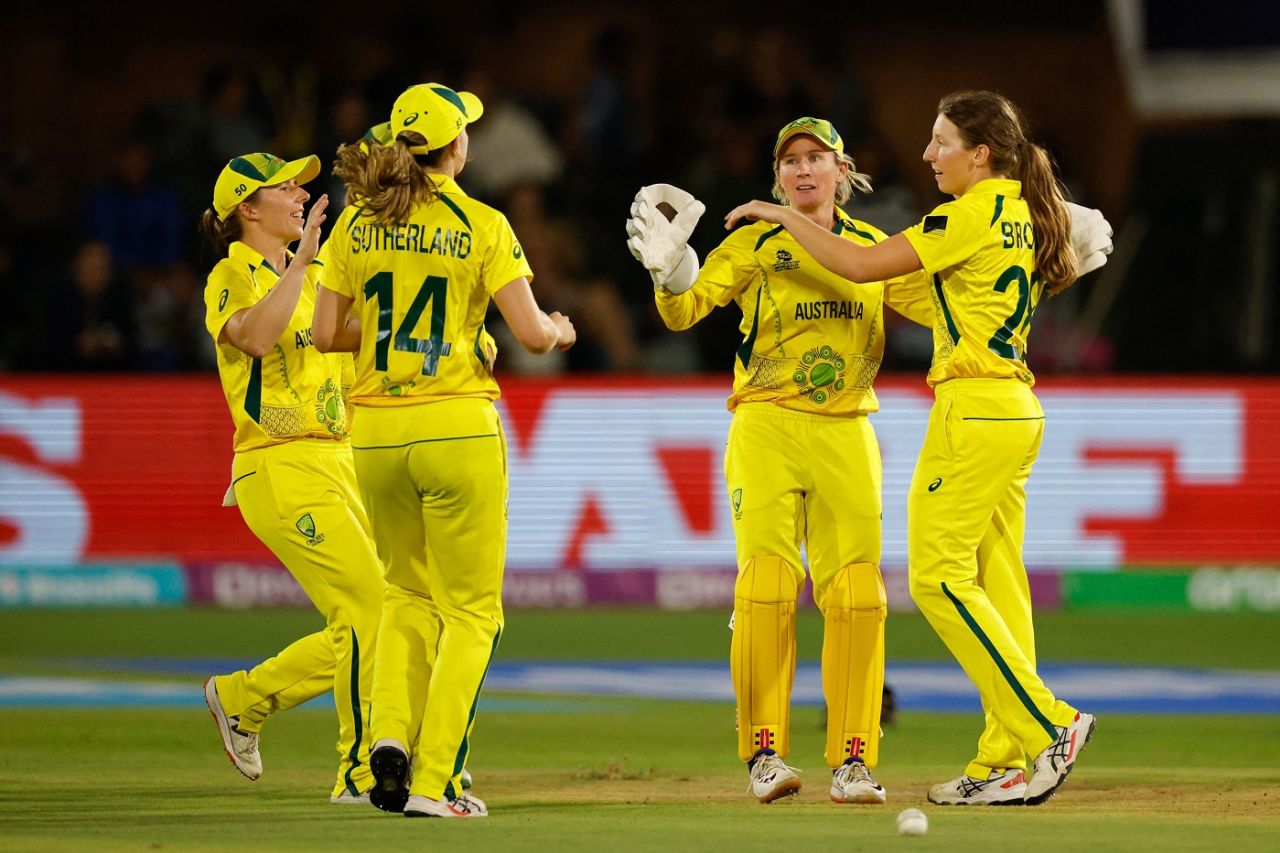 Darcie Brown celebrates with team-mates the dismissal of Marizanne Kapp, South Africa vs Australia, Women's T20 World Cup, Gqeberha, February 18, 2023