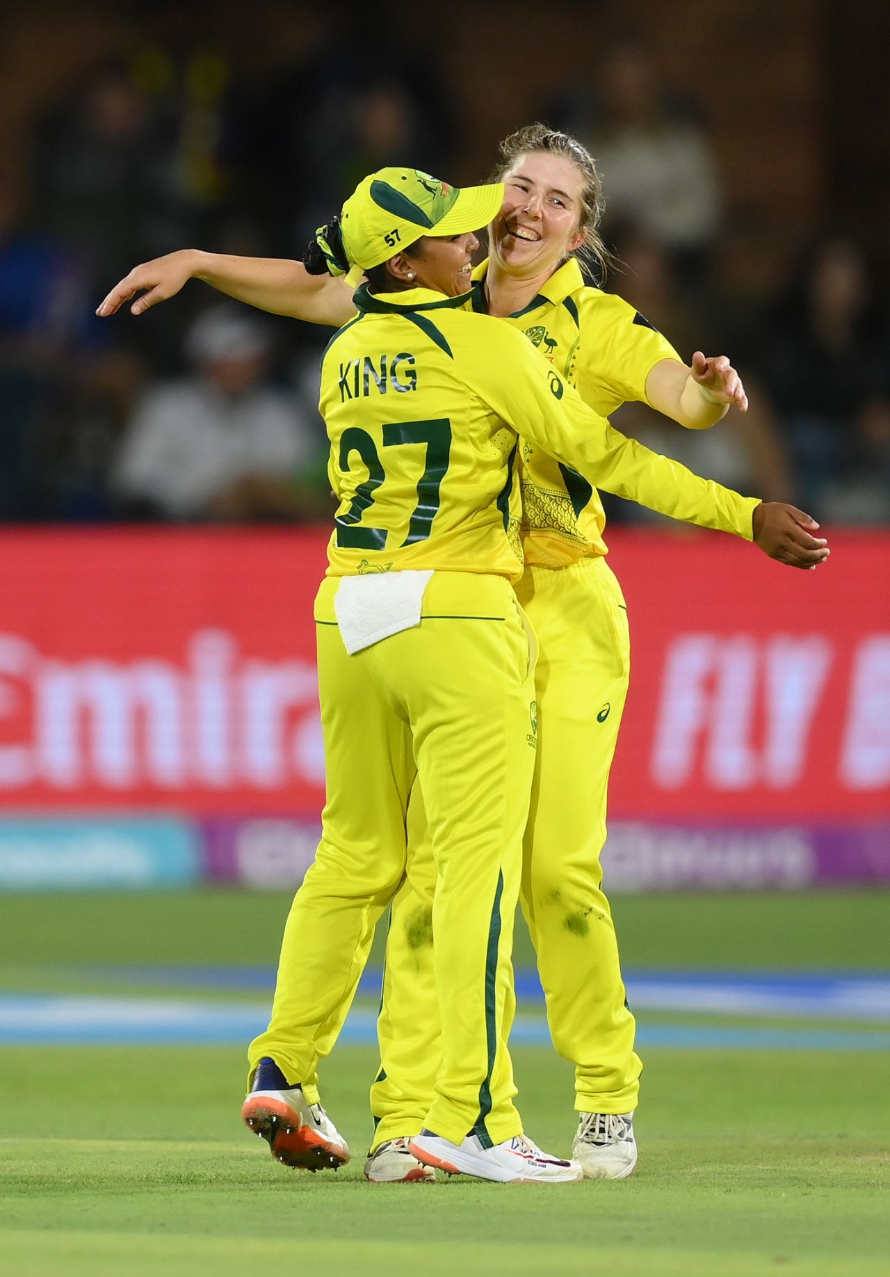 Georgia Wareham celebrates with Alana King the wicket of Chole Tryon, South Africa vs Australia, Women's T20 World Cup, Gqeberha, February 18, 2023