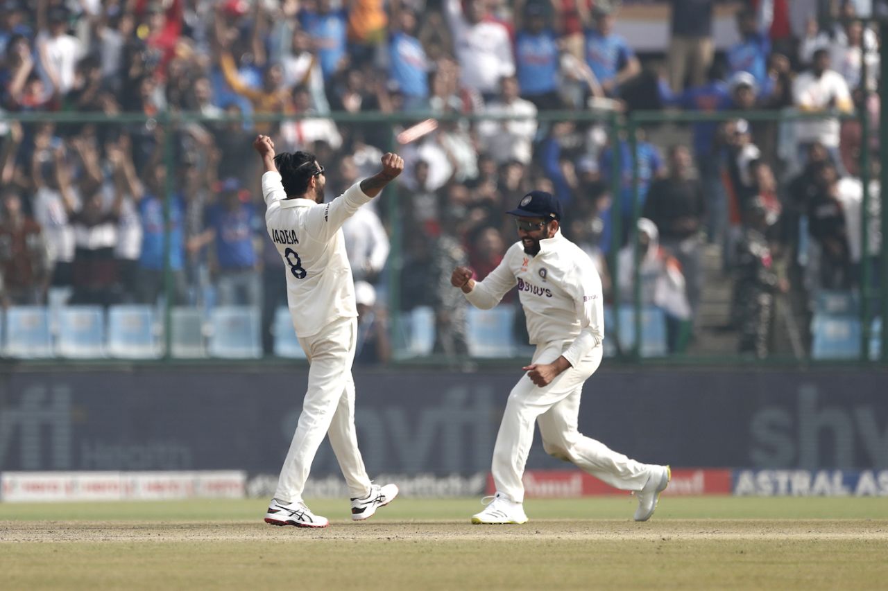 Ravindra Jadeja and Rohit Sharma celebrate a wicket, India vs Australia, 2nd Test, Delhi, 3rd day, February 19, 2023