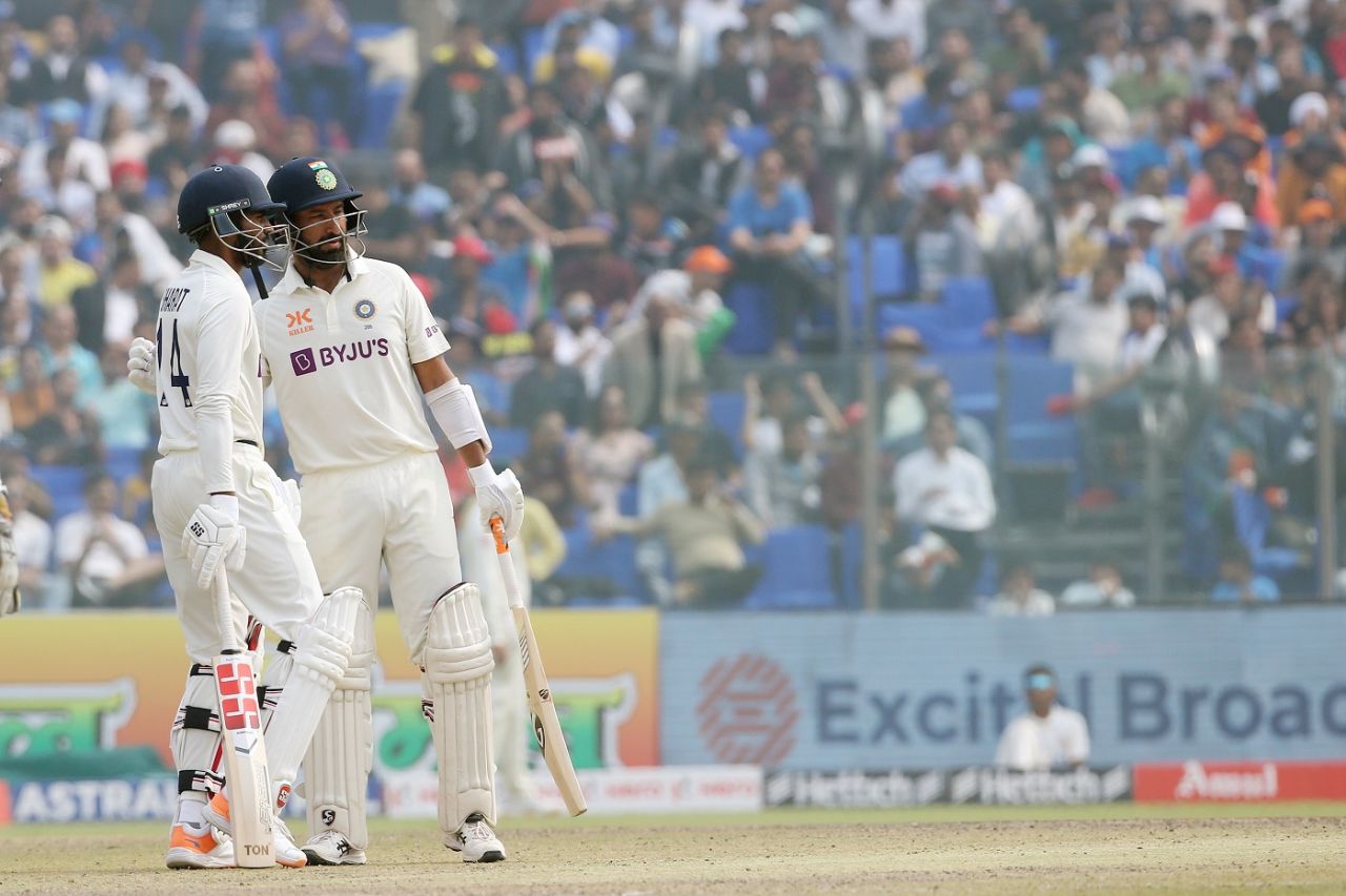 KS Bharat and Cheteshwar Pujara chat in the middle, India vs Australia, 2nd Test, Delhi, 3rd day, February 19, 2023