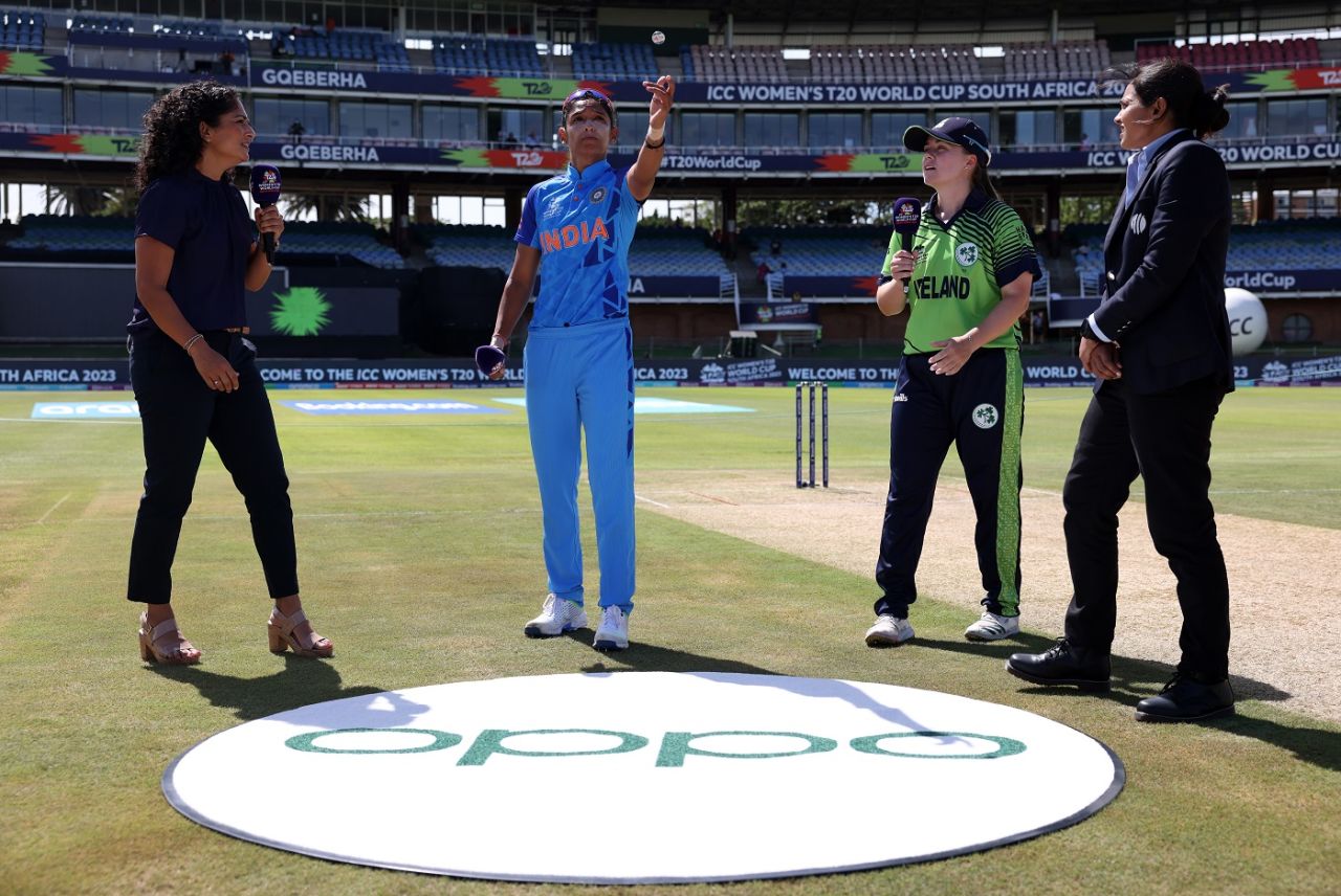 Harmanpreet Kaur tosses the coin as Laura Delany calls, India vs Ireland, Group 2, ICC Women's T20 World Cup, Gqeberha, February 20, 2023